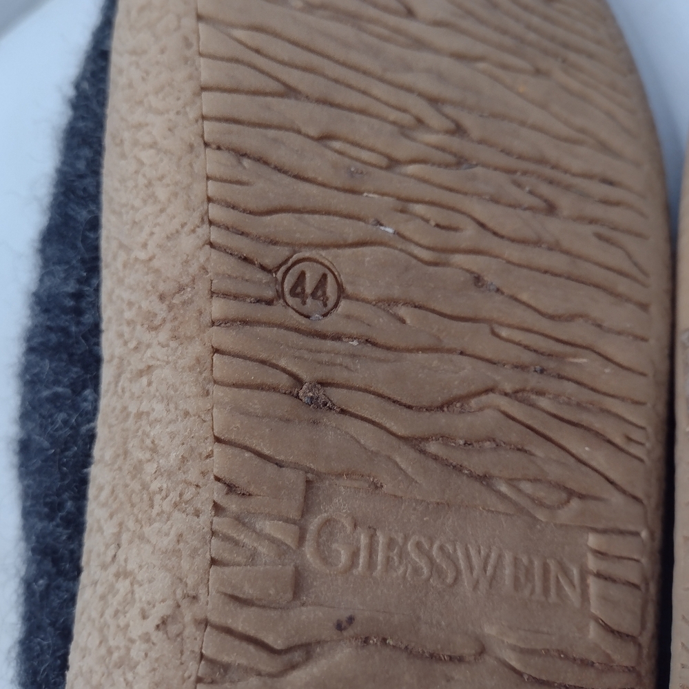 Slippers - Picture 6 of 6